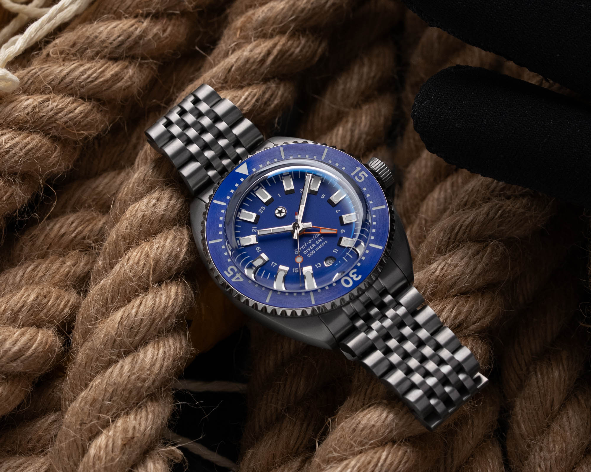 Jack Mason Strat-O-Timer Titanium Diver GMT Review: The Ultimate Travel-Ready Dive Watch